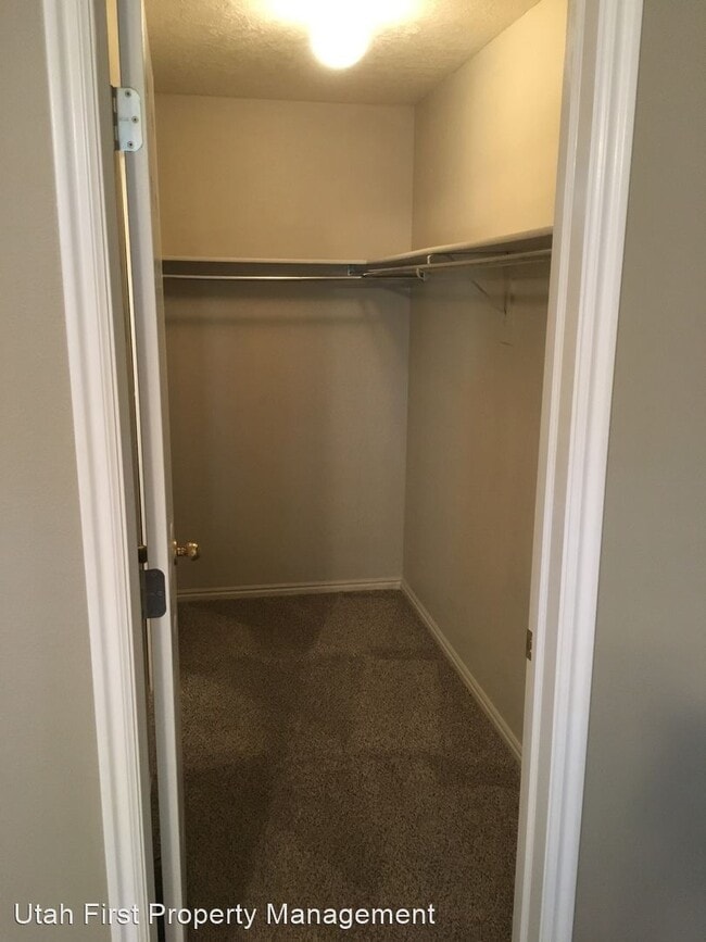 Building Photo - 2 br, 2 bath House - 684 W Buena Vista Blv...