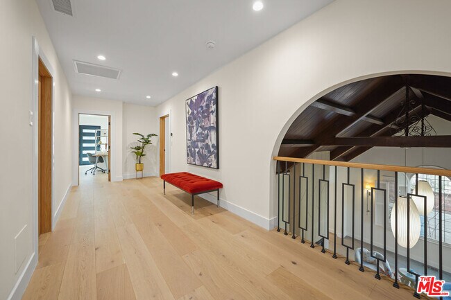 Building Photo - 665 McCadden Pl