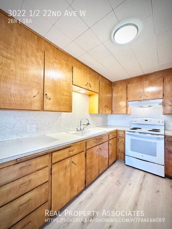 Building Photo - 3022 22nd Ave W