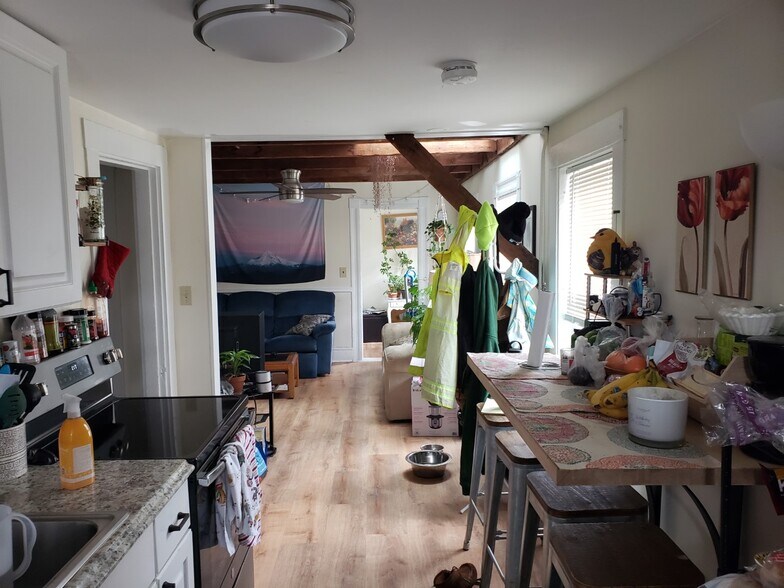 Building Photo - 48 Fourth St