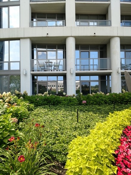 Building Photo - 1235 S Prairie Ave