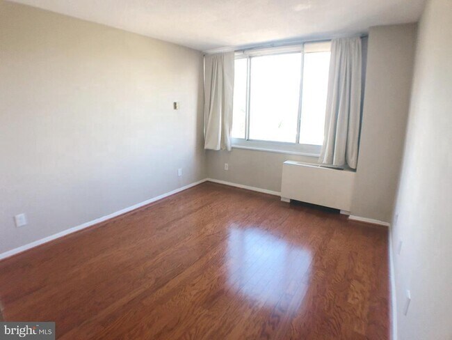 Building Photo - 11801 Rockville Pike