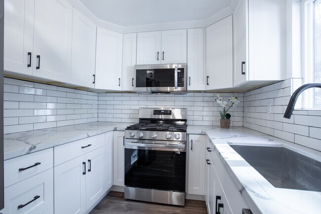 Building Photo - 1211 Detroit N St