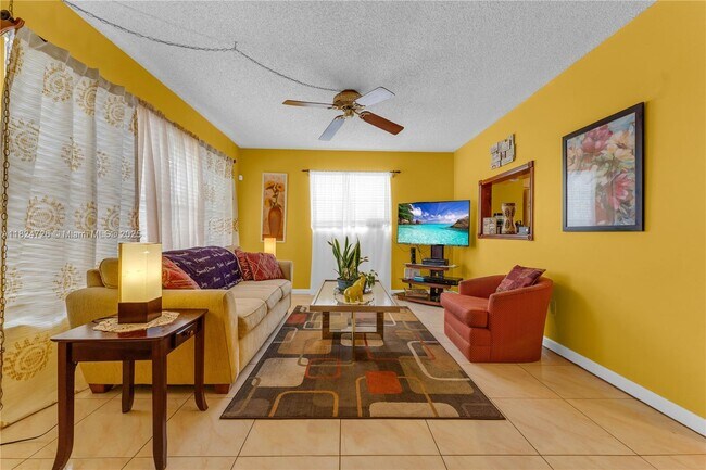 Building Photo - 6500 SW 41st Ct