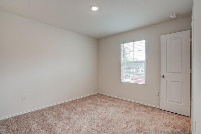 Building Photo - 14500 Fitzgibbon Dr
