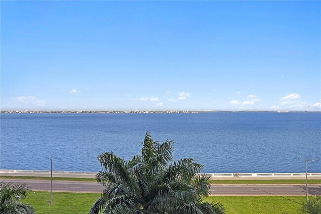 Building Photo - 3301 Bayshore Blvd