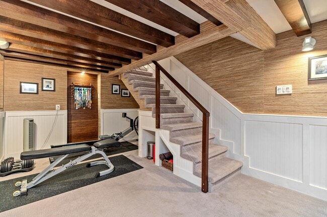 Building Photo - Prestigious Ocean View Retreat – Fully Rem...
