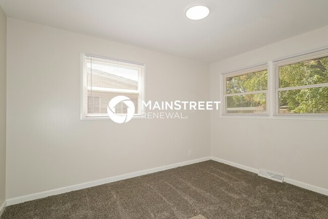 Building Photo - 9630 Perch Dr