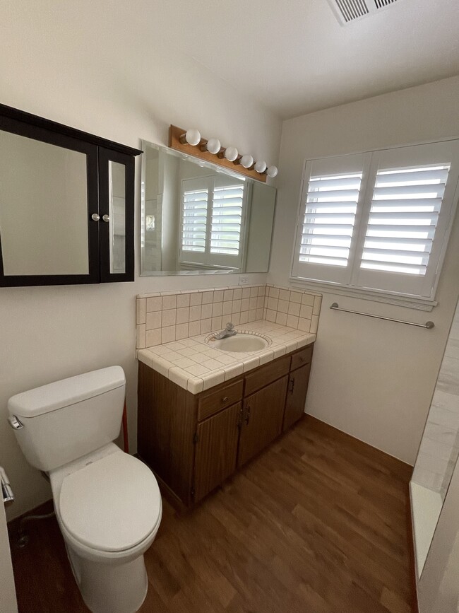 Main Bathroom - 4815 Cheryl Ave