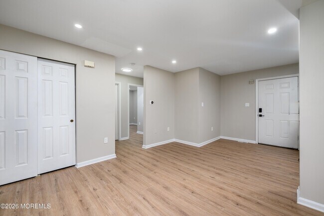 Building Photo - 114 Watson Ave