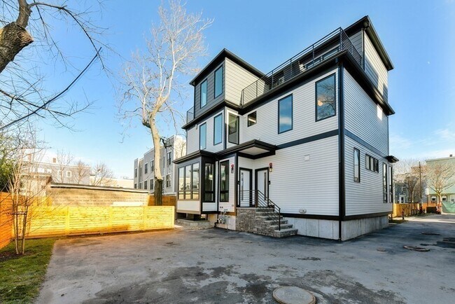 Building Photo - 227 Prospect St
