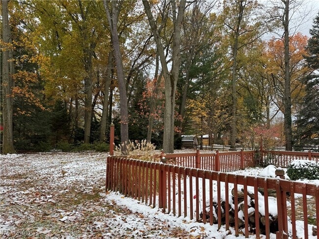 Building Photo - 8896 Spring Valley Dr