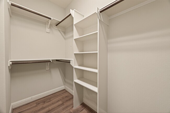 Building Photo - 5211 Eigel St