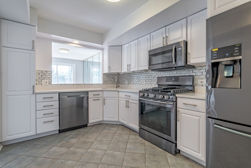 Building Photo - 731 Hibbard Rd