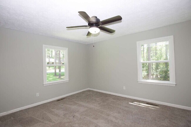 Building Photo - Southern Pines Retreat: Cozy 3-Bedroom Hom...
