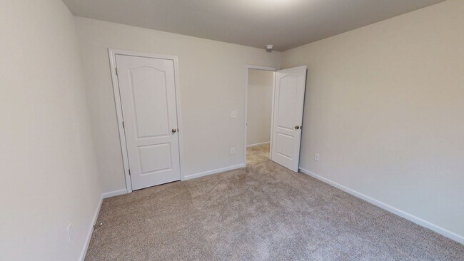 Building Photo - Pet Friendly 2023 Build in Convenient Location!