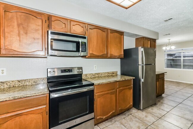 Building Photo - 14214 Bateau Dr