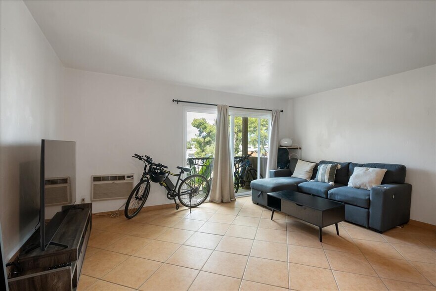 Building Photo - 7555 Linda Vista Rd