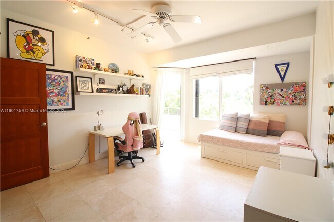 Building Photo - 201 Crandon Blvd