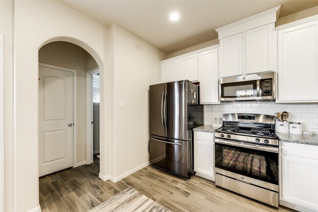 Building Photo - 8407 Hawthorn Vly Ln