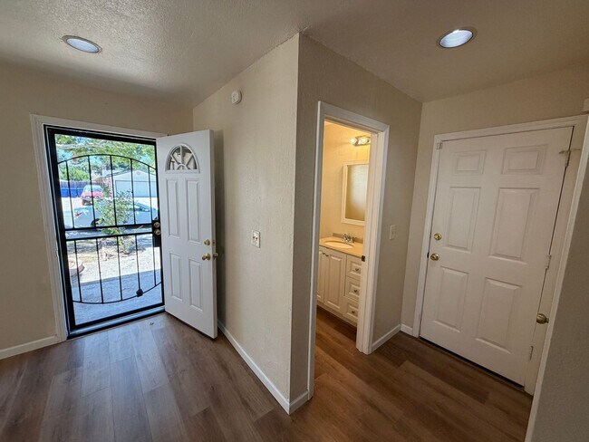 Building Photo - Large Corner Lot