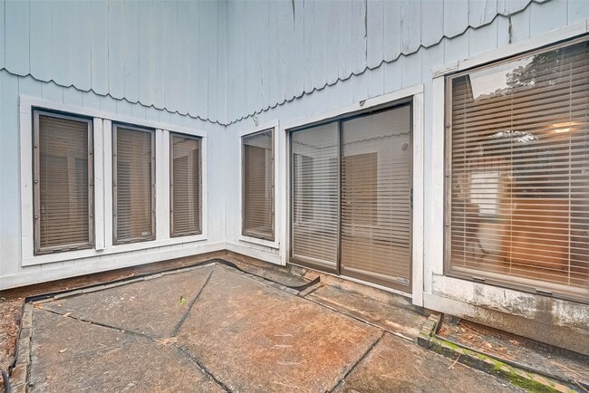 Building Photo - 3631 Glenpine Dr