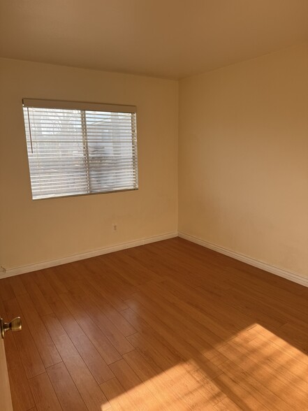 Building Photo - 5752 Tamarisk Way