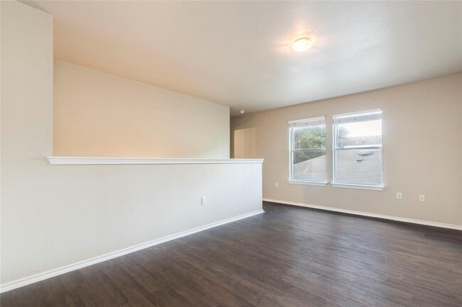 Building Photo - 8712 Dittmar Oaks Dr