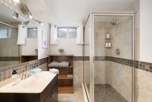 Building Photo - Golden Duplex > Unit is fully furnished feels like NEW!