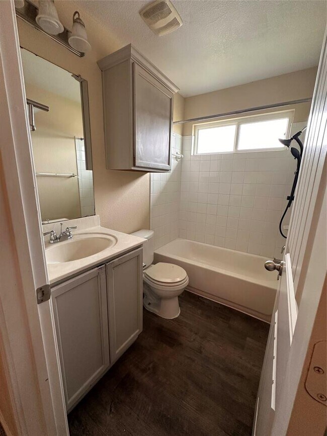 Building Photo - 207 Liard River Rd