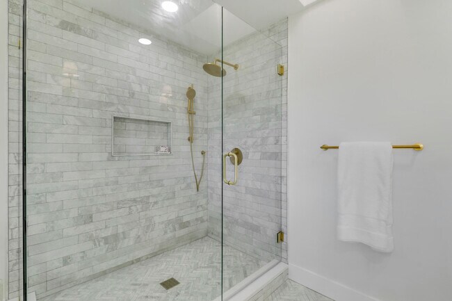 Building Photo - 13760 Sand Crane Dr