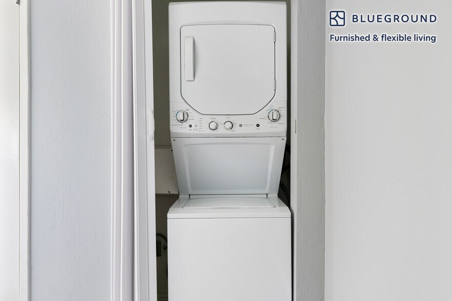 Building Photo - 235 Arlington Rd