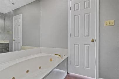 Building Photo - 804 Custer St