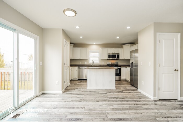 Building Photo - 604 Herrogate Square