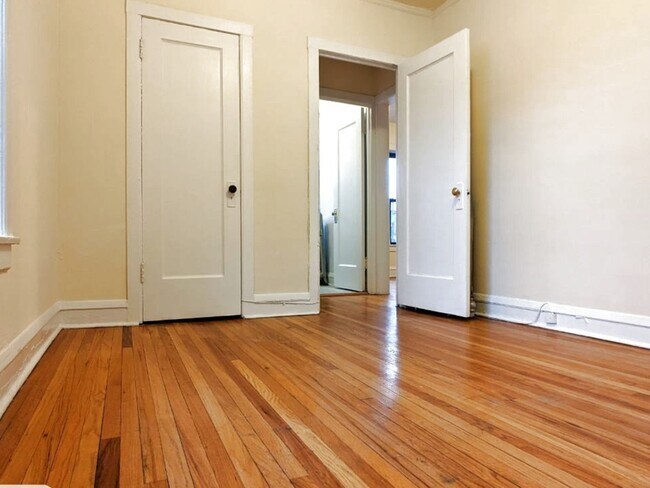 Building Photo - 2714 N Spaulding Ave