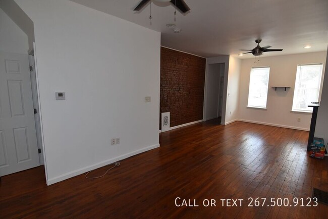 Building Photo - Great  2BR house in Port Richmond area. W/...