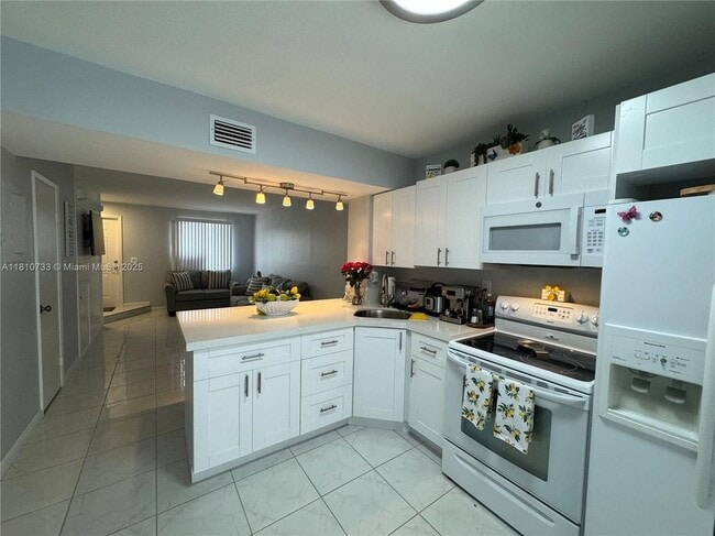 Primary Photo - 1817 SW 107th Ave