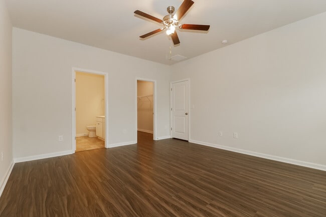 Building Photo - 131 Dorian Lp