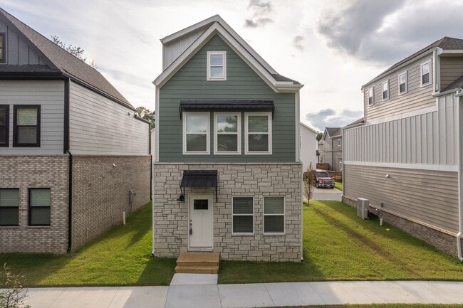 Building Photo - Brand New 2 BR Townhomes Coming July 2025