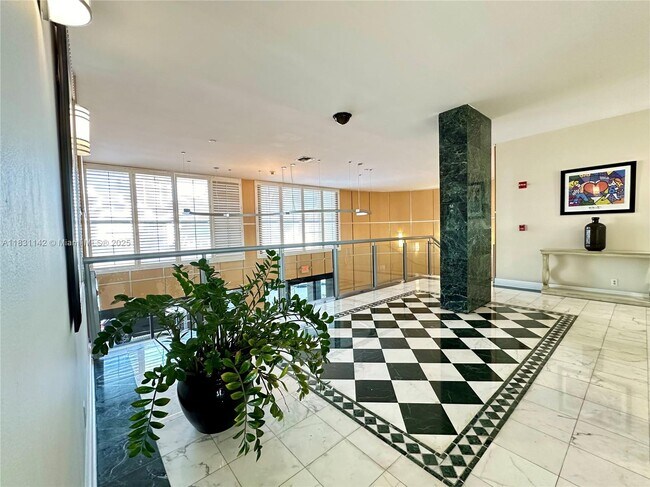 Building Photo - 6770 Indian Creek Dr