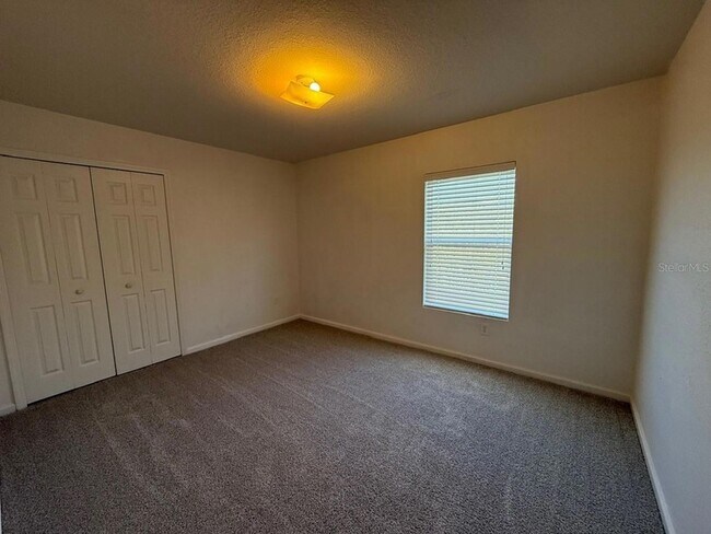 Building Photo - 6048 SW 49th Ave