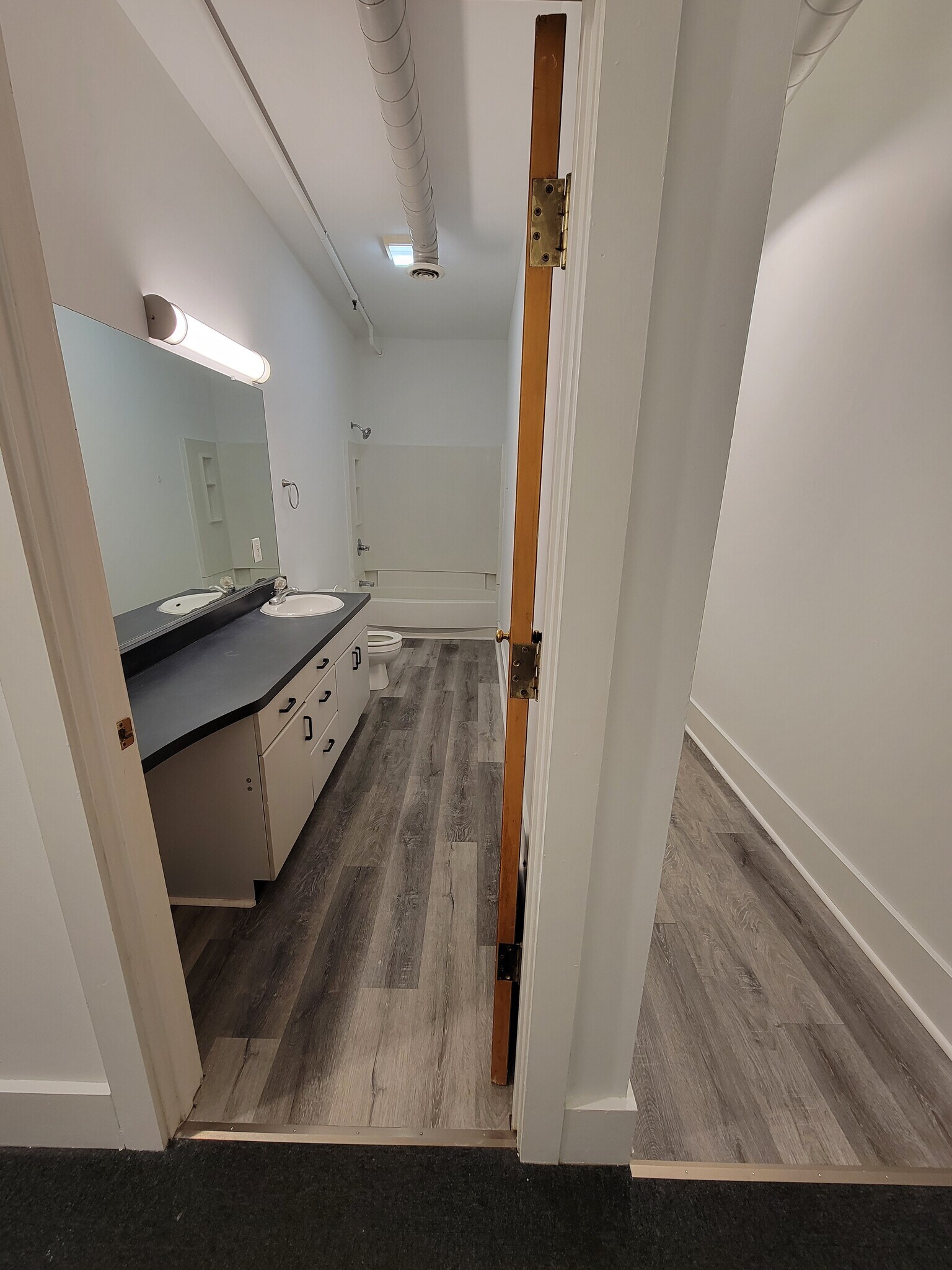 Building Photo - 122 N 3rd St