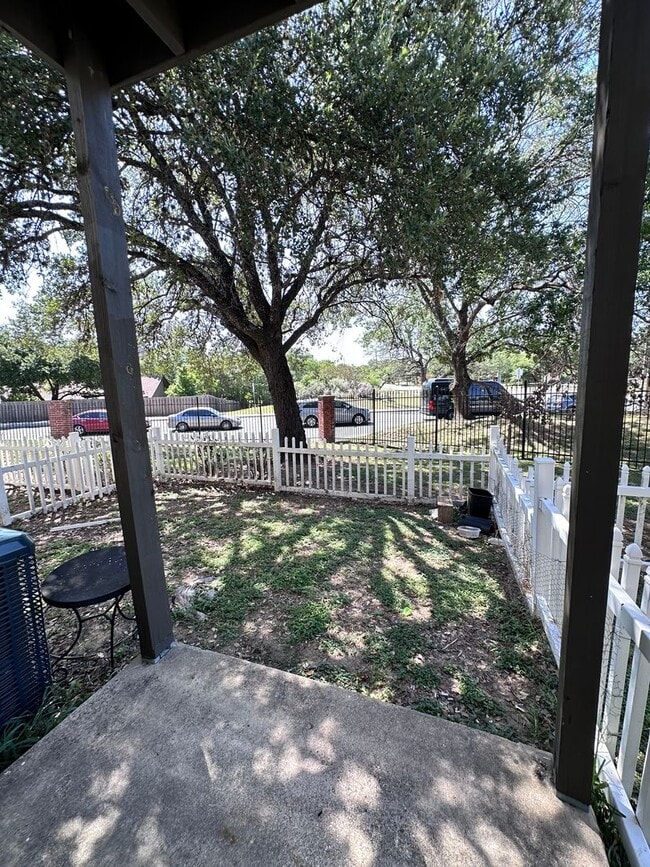 Building Photo - Best Value near Downtown for Immediate Mov...