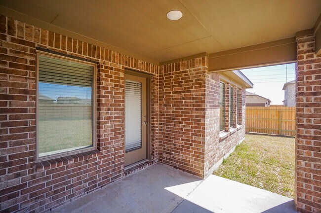 Building Photo - 3318 Parker Trce Dr