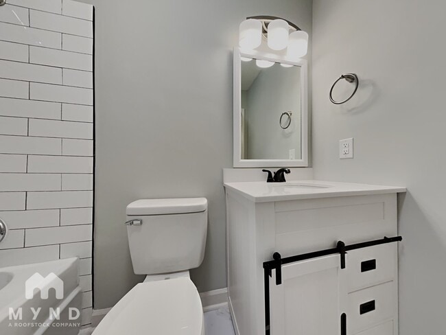 Building Photo - 416 York Rd