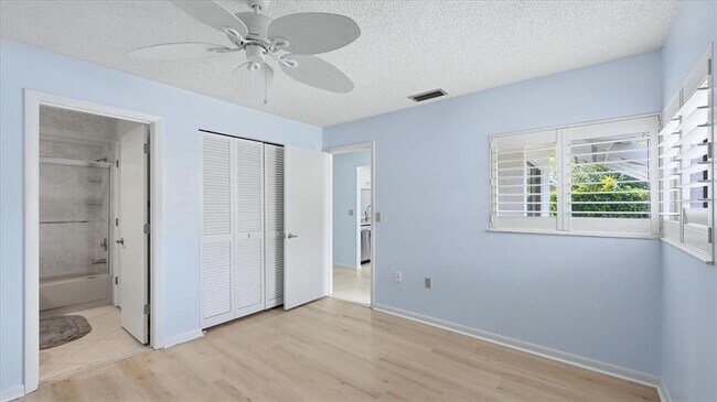 Building Photo - 5350 Myrtle Wood