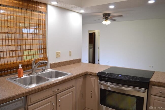 Building Photo - 1280 Kentshire Dr