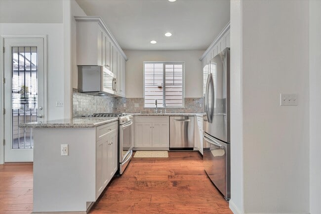 Building Photo - 5175 Trinity Park Dr