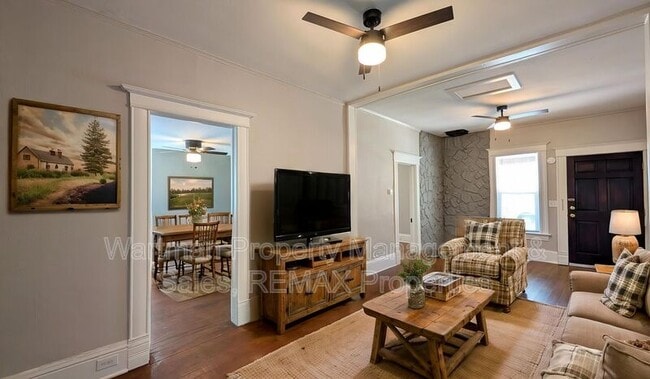 Building Photo - 1016 W Cucharras St