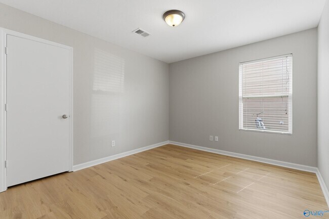 Building Photo - 29889 Glenrose Way